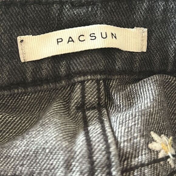 PacSun Women’s High Rise Straight Raining Daisy Jeans! - Picture 9 of 13
